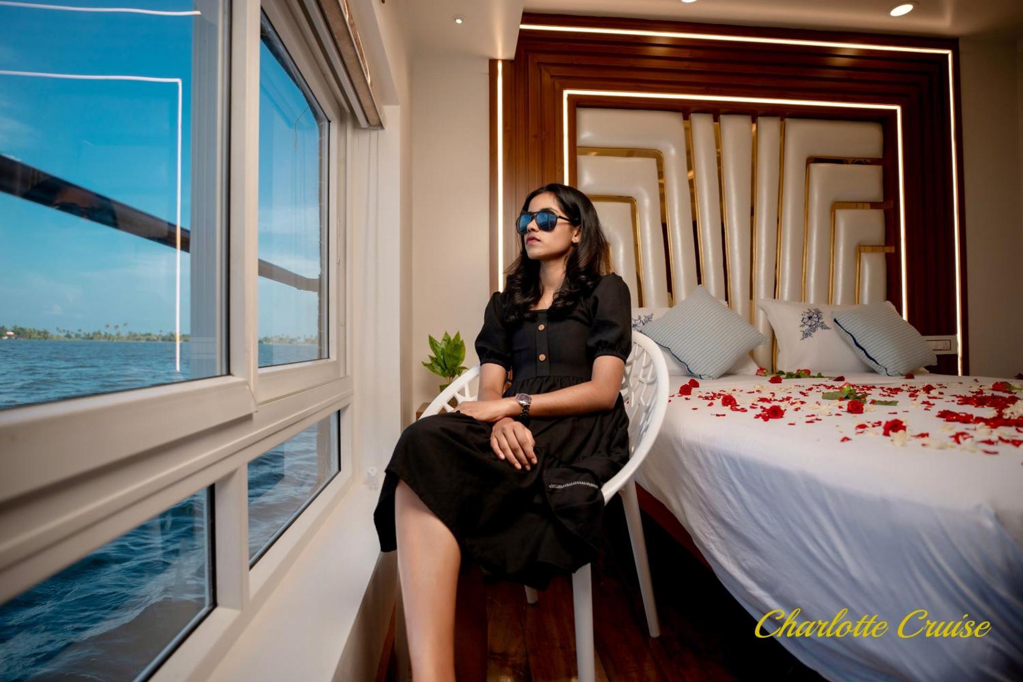 Charlotte Cruise House Boat Hotel Alappuzha Ngoại thất bức ảnh