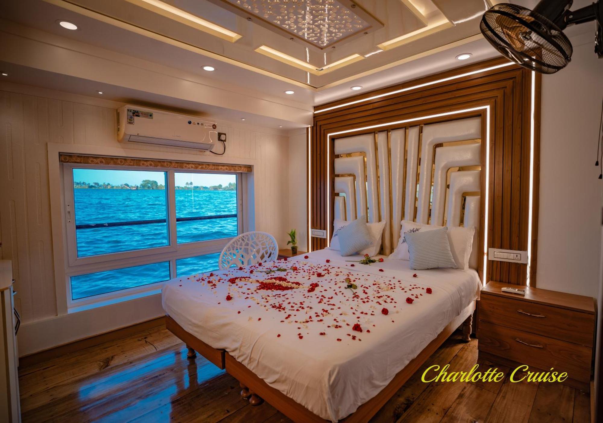 Charlotte Cruise House Boat Hotel Alappuzha Ngoại thất bức ảnh